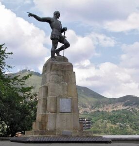 Estatua en honor de Sebastián de Belalcázar en Santiago de Cali (Colombia)